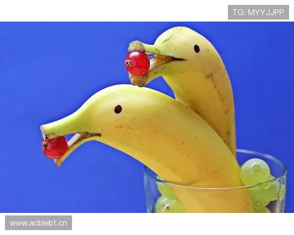 侯志慧赛前吃香蕉被拍，网友：这姐拿金牌比剥香蕉还快？