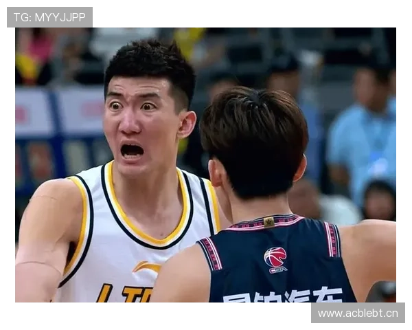 孙铭徽这日常，看着和球场上完全两个人，豪车豪宅背后竟这么接地气？